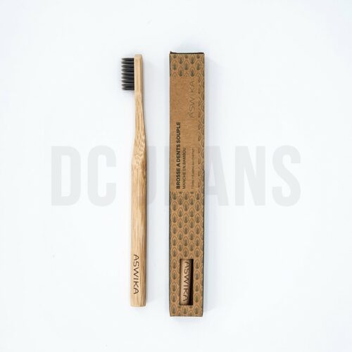 BROSSE A DENTS BAMBOU FIBRES CHARBON 2