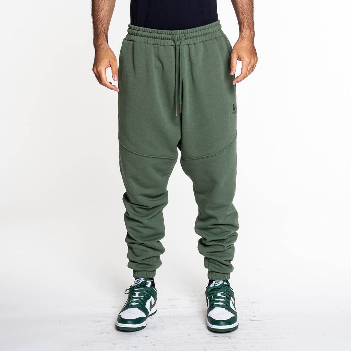 jogger pants kaki